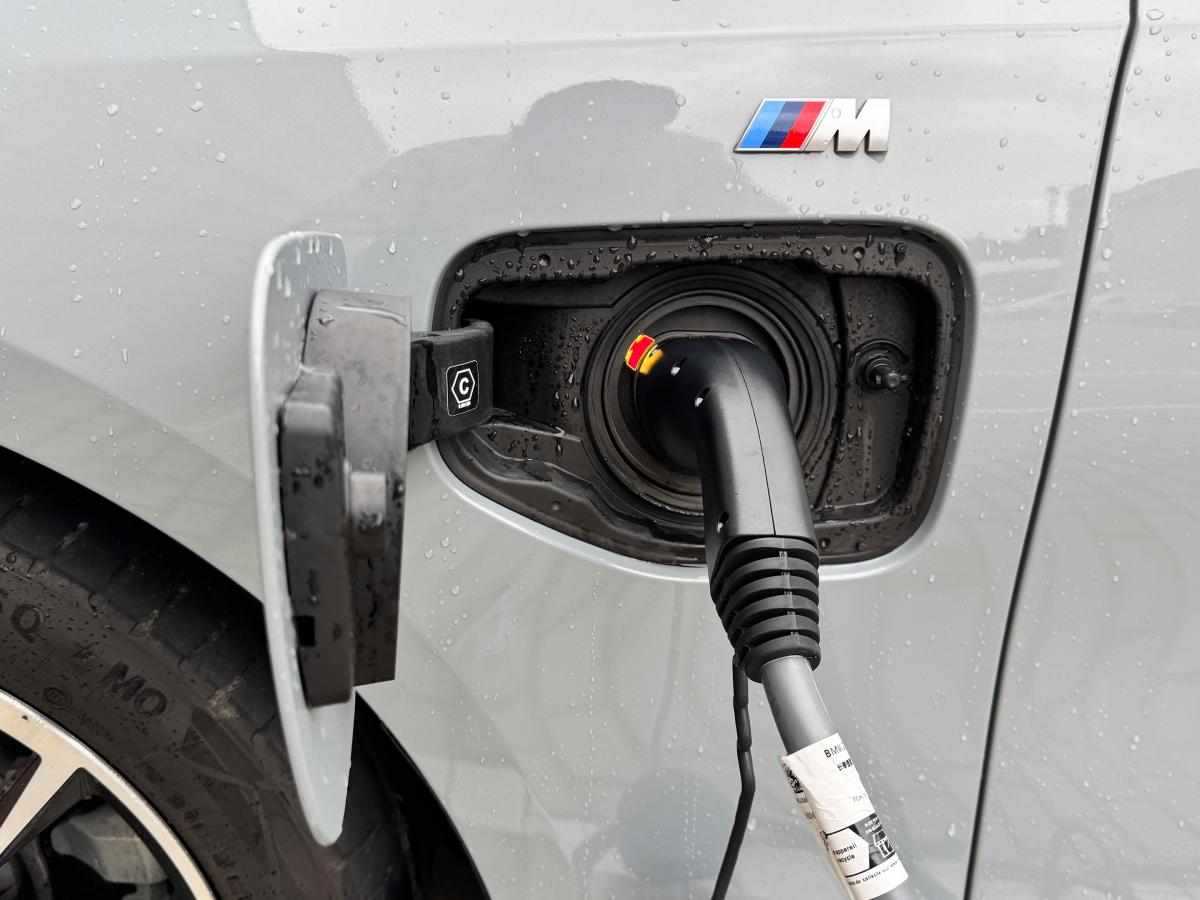 bmw-serie-5-530e-2024-gasolina-1998cc