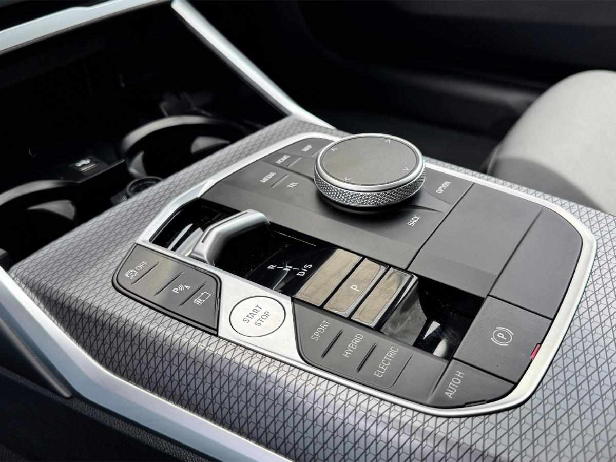 bmw-serie-3-330e-2025-gasolina-1998cc