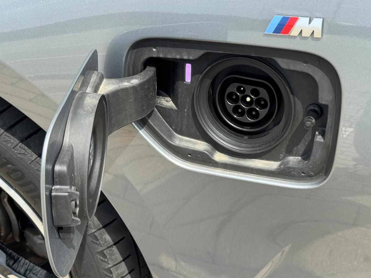 bmw-serie-3-330e-2025-gasolina-1998cc
