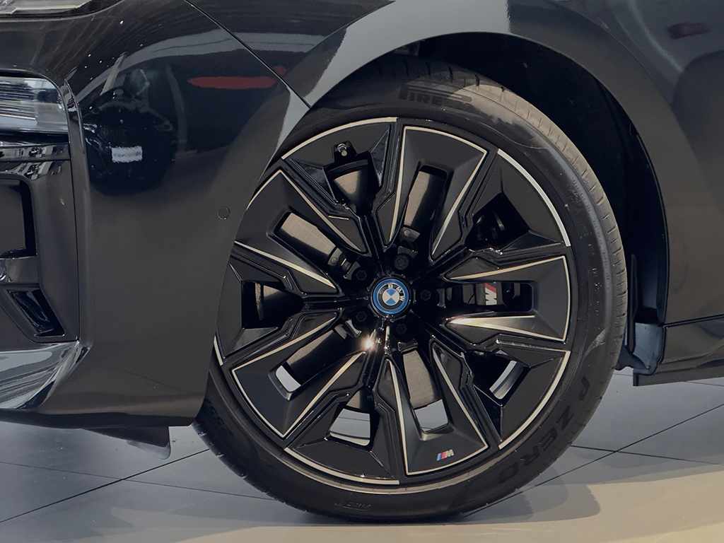 bmw-serie-7-i7-xdrive60-2023-eletrico
