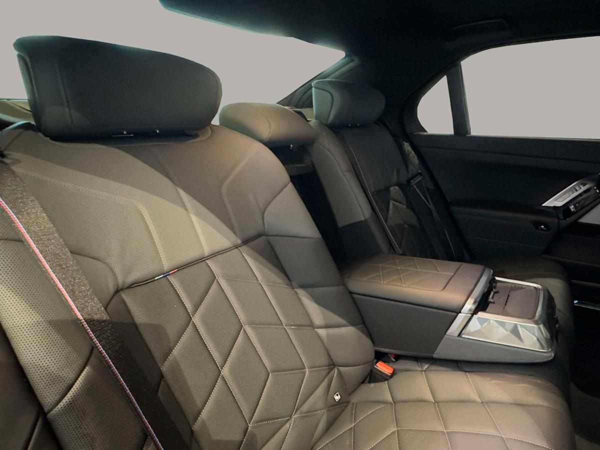 bmw-serie-7-i7-xdrive60-2024-eletrico