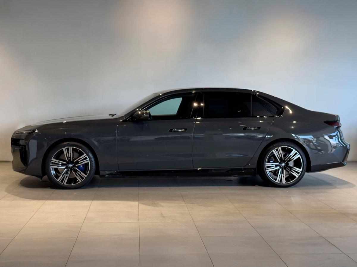 bmw-serie-7-i7-xdrive60-2024-eletrico