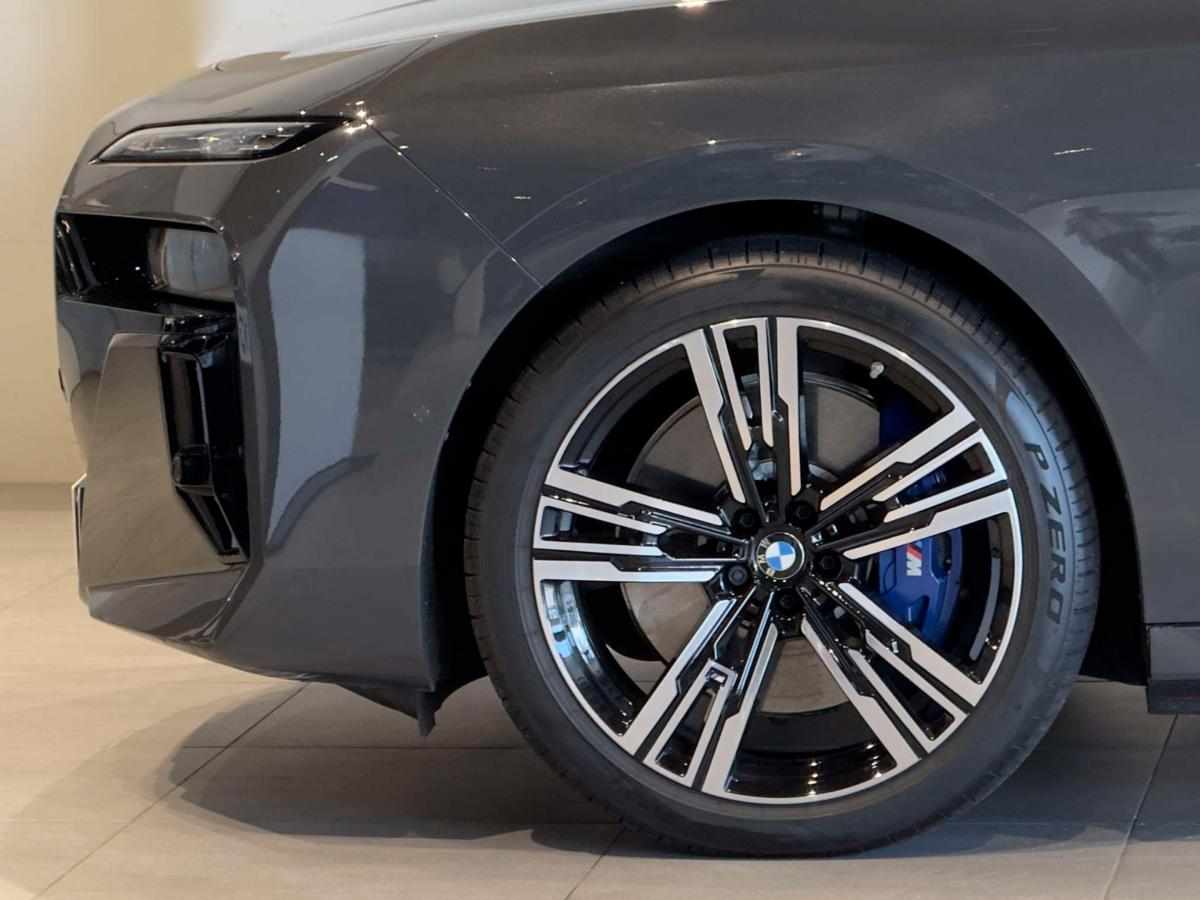 bmw-serie-7-i7-xdrive60-2024-eletrico