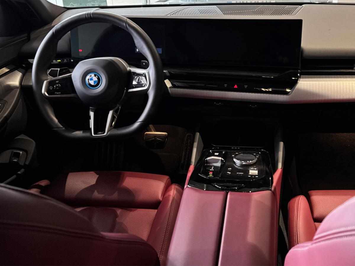bmw-serie-5-530e-2025-gasolina-1998cc