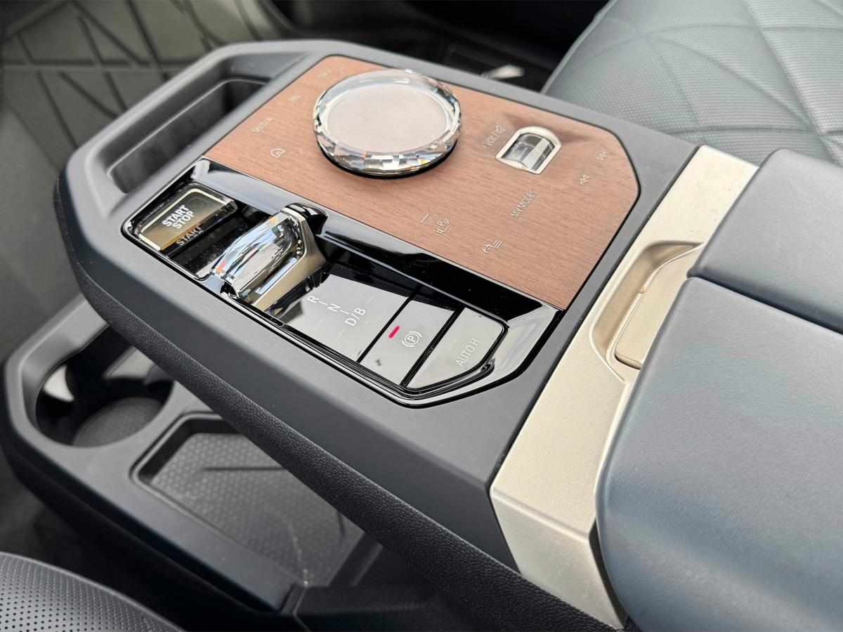 bmw-ix-xdrive50-2023-eletrico