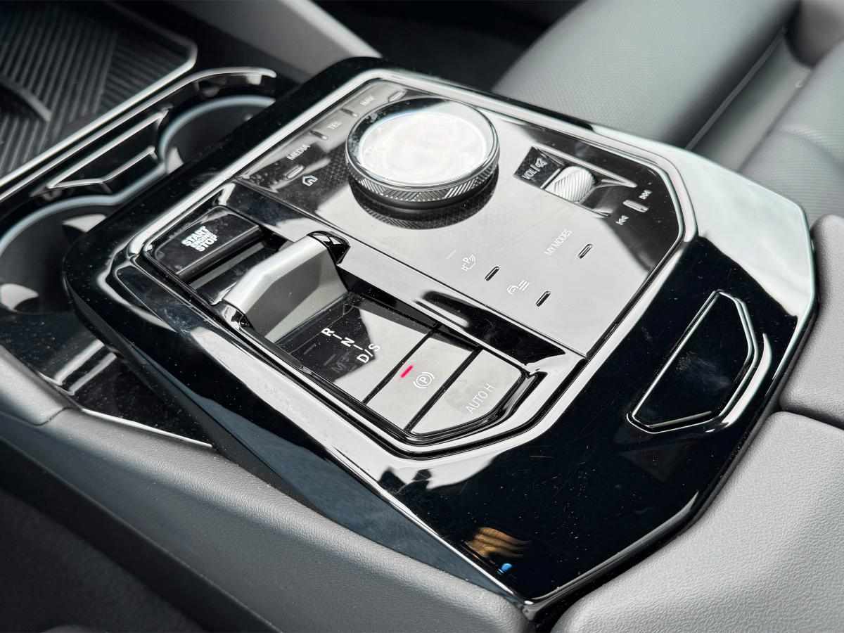 bmw-serie-5-520d-2025-diesel-1995cc