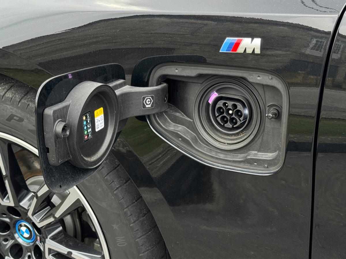 bmw-serie-5-530e-2024-gasolina-1998cc