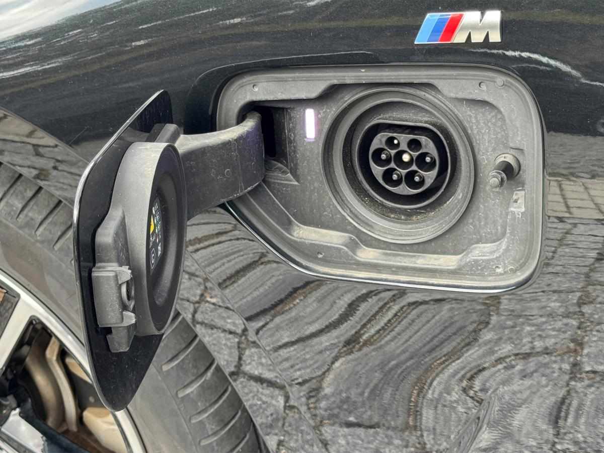 bmw-serie-3-330e-2025-gasolina-1998cc