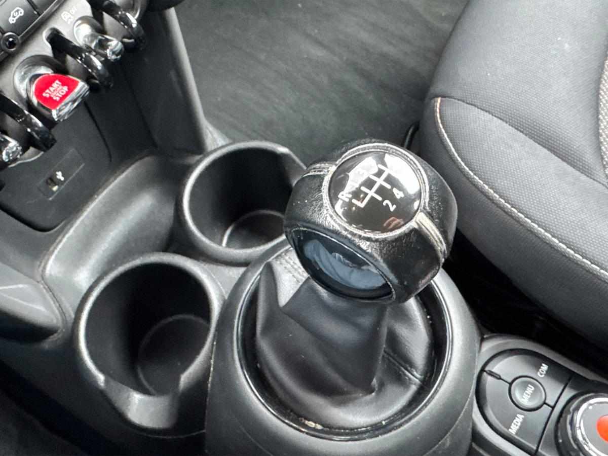 mini-hatch-1-2-2019-gasolina-1233cc