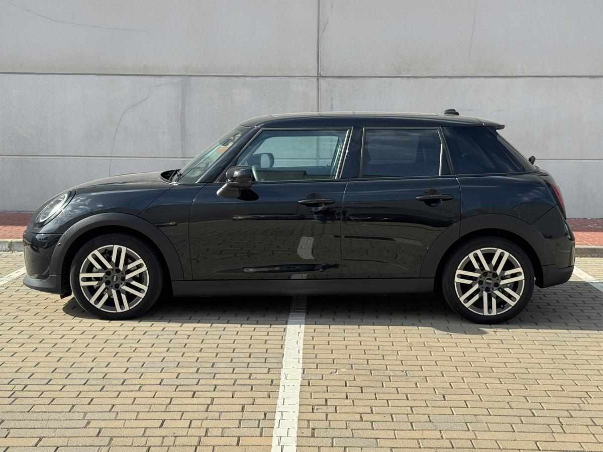 mini-hatch-c-1-5-2025-gasolina-1499cc
