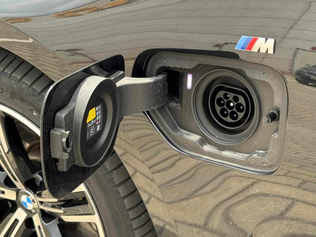 bmw-serie-3-330e-2025-gasolina-1998cc