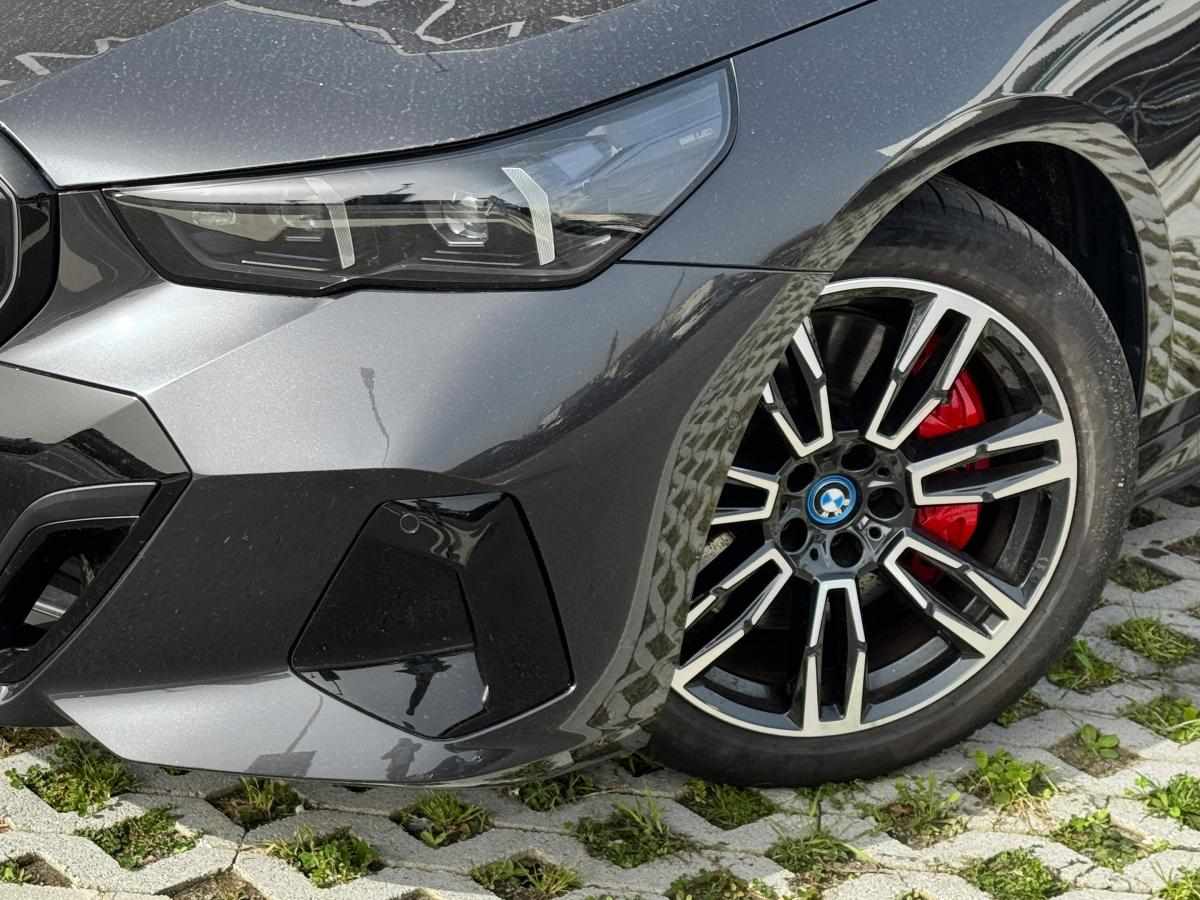 bmw-serie-5-i5-edrive40-2025-eletrico