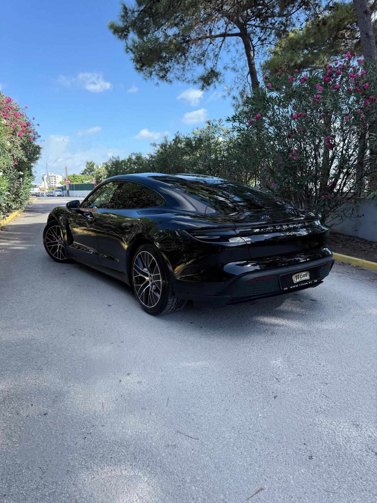 porsche-taycan-2020-eletrico-0cc