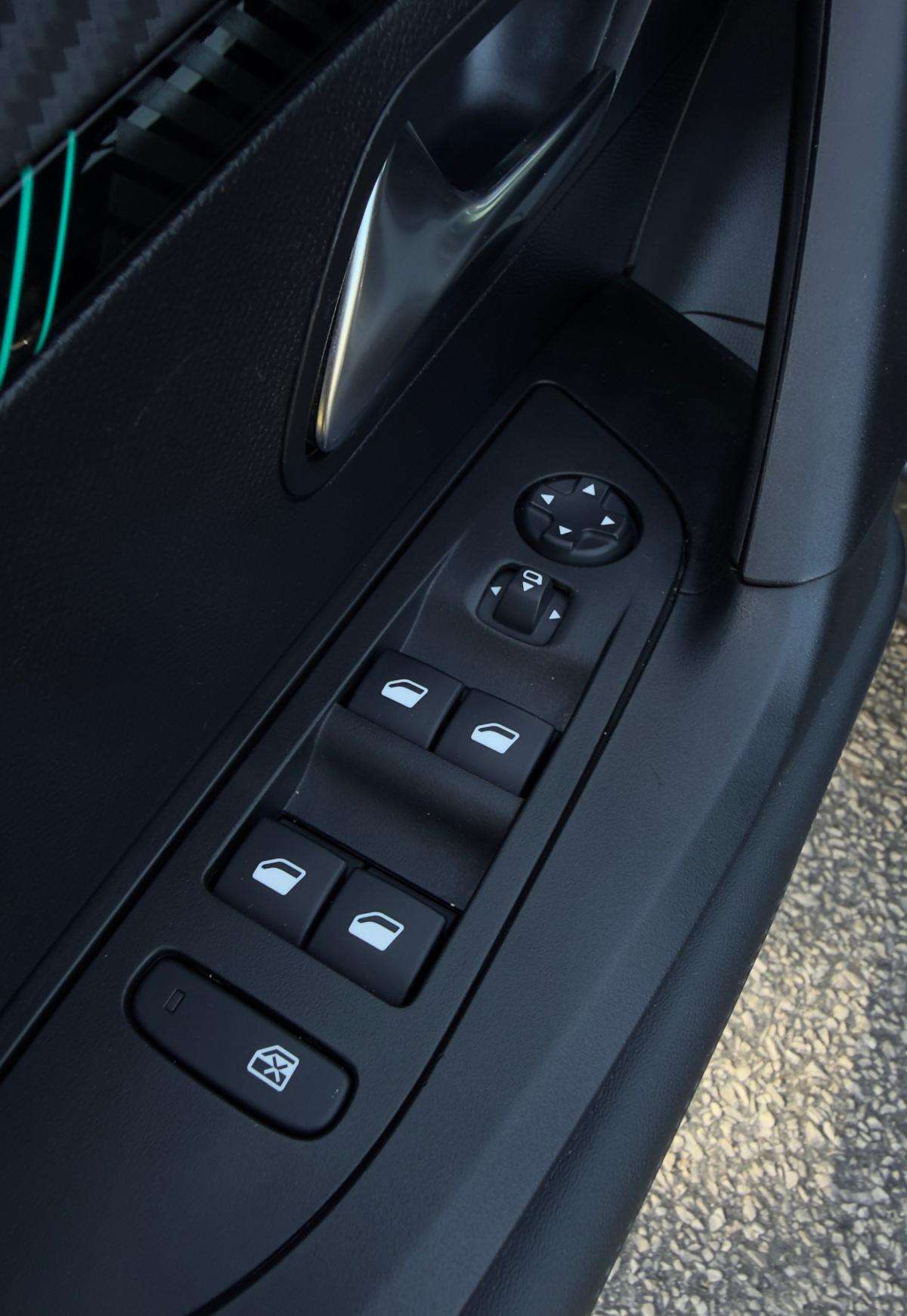 peugeot-2008-2022-gasolina-1200cc