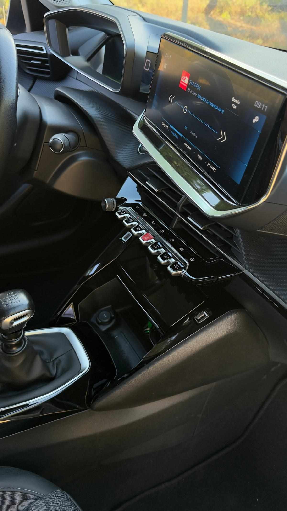 peugeot-208-2021-gasolina-1199cc