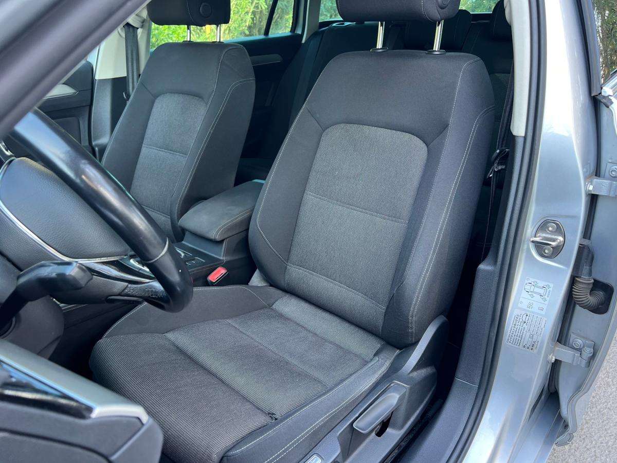 volkswagen-passat-variant-2019-diesel-1598cc