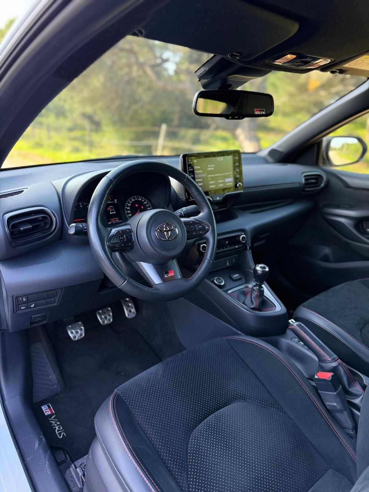 toyota-yaris-2023-gasolina-1618cc