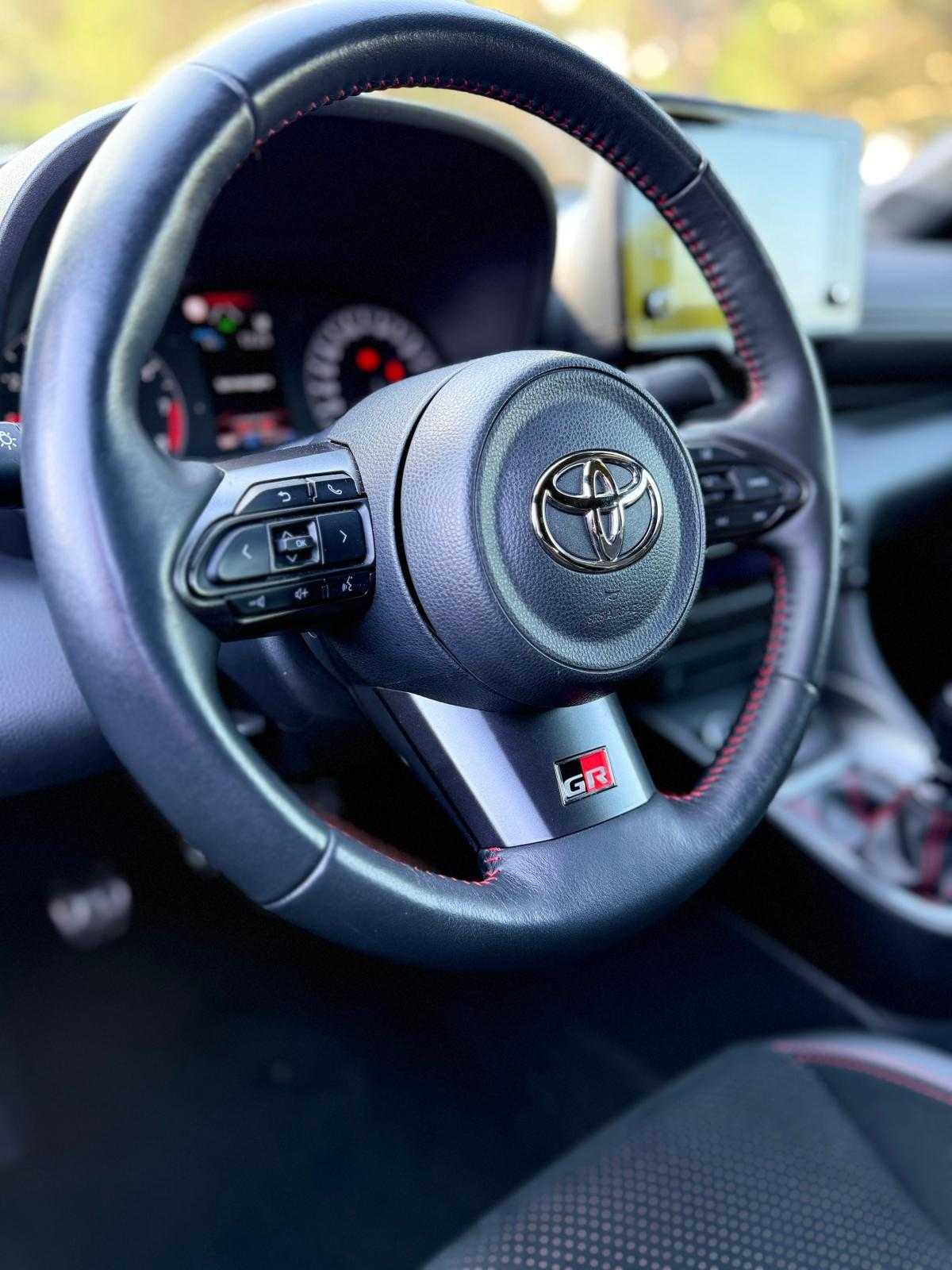 toyota-yaris-2023-gasolina-1618cc