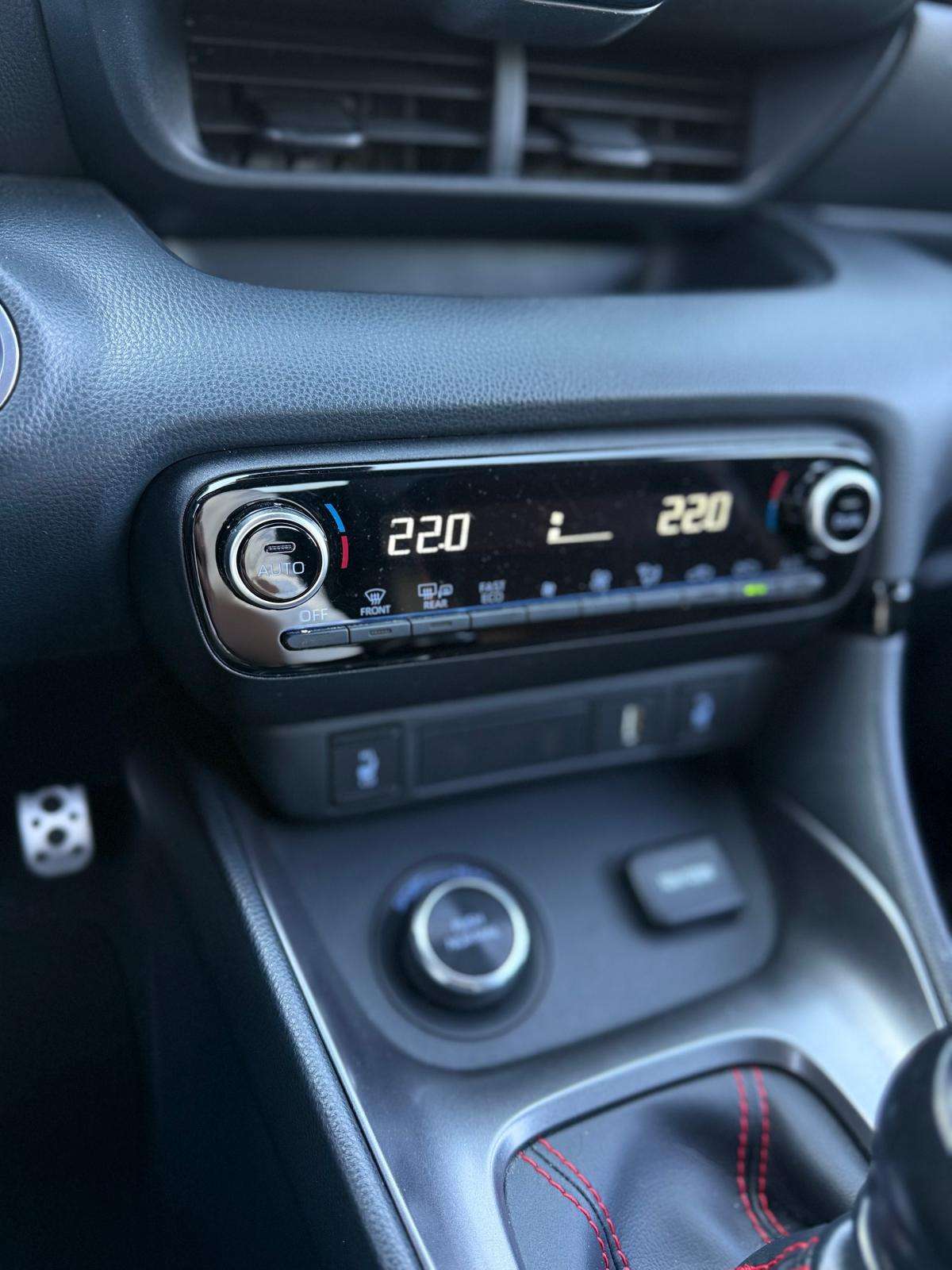 toyota-yaris-2023-gasolina-1618cc