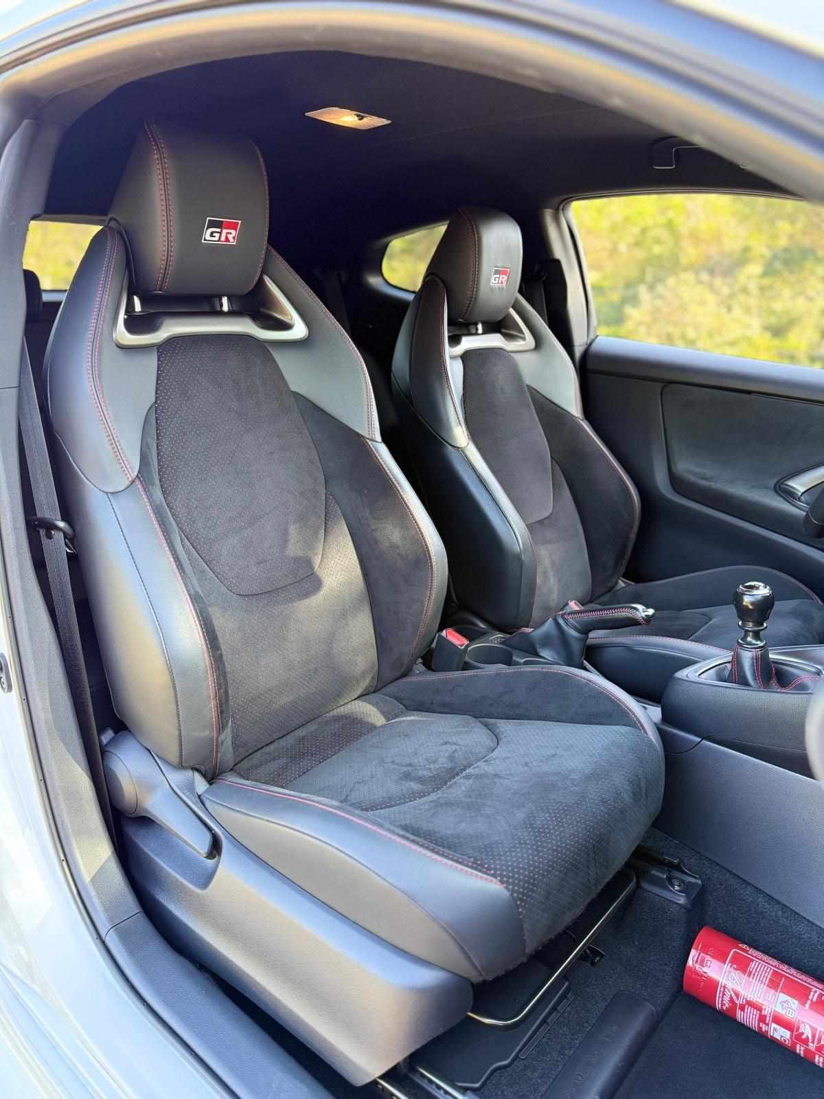 toyota-yaris-2023-gasolina-1618cc