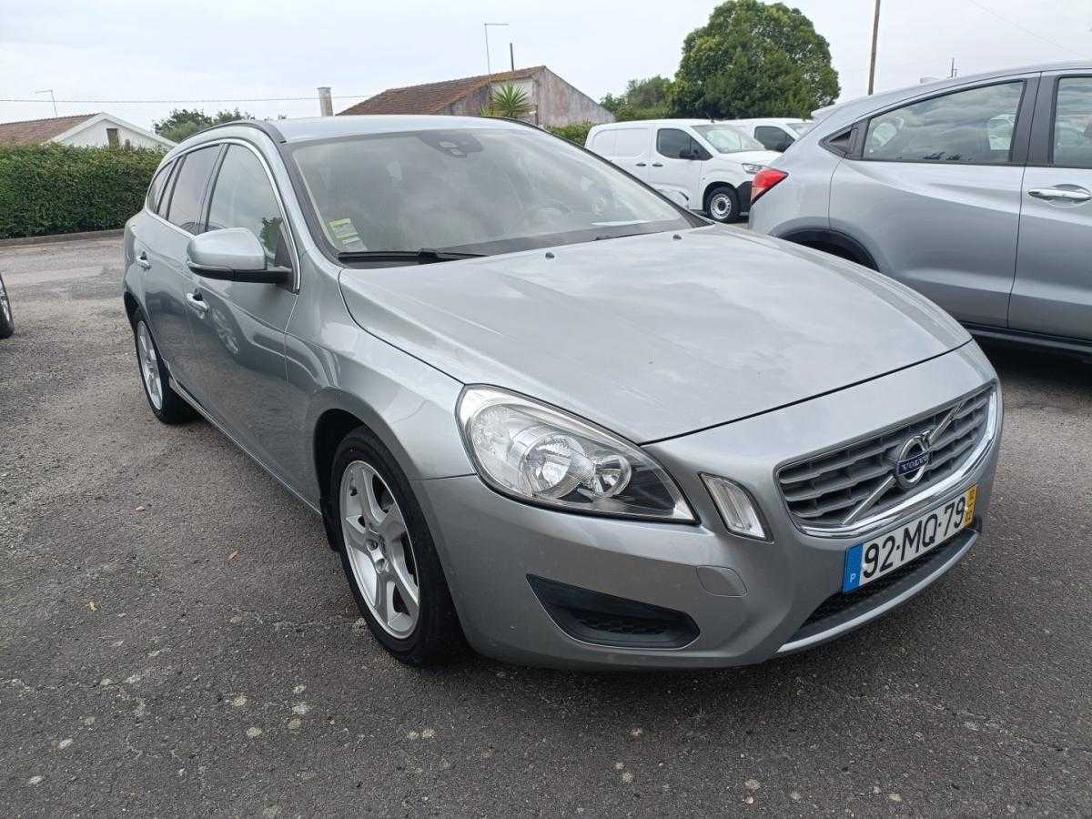 volvo-v60-2012-diesel-1560cc