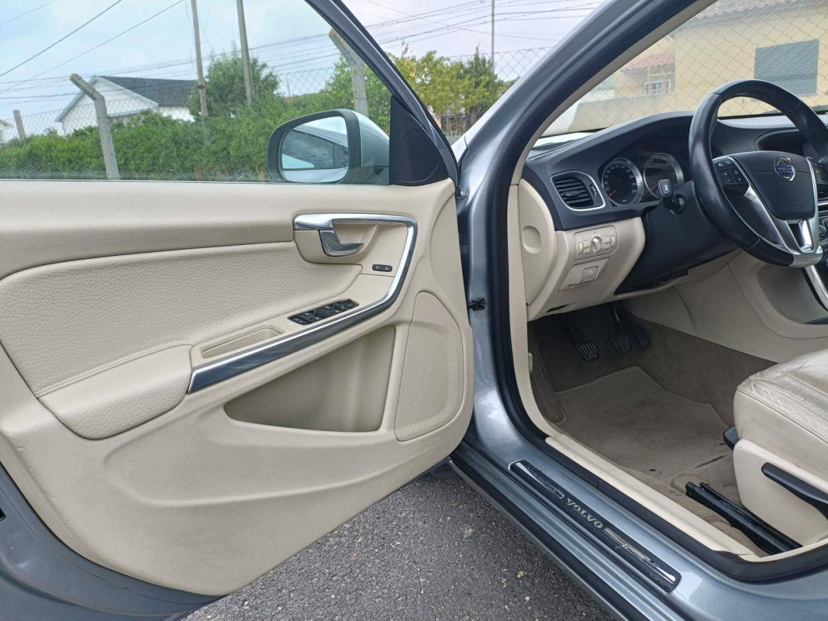 volvo-v60-2012-diesel-1560cc