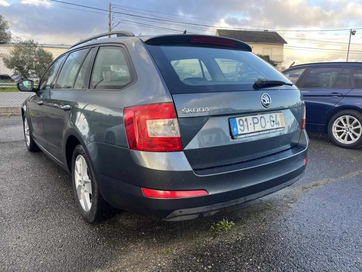 skoda-octavia-break-2015-diesel-1598cc