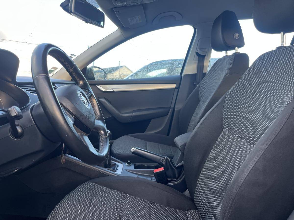 skoda-octavia-break-2015-diesel-1598cc