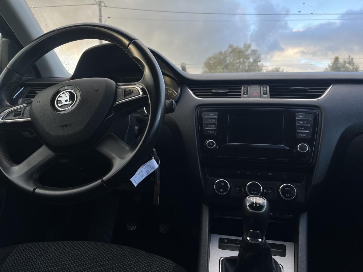 skoda-octavia-break-2015-diesel-1598cc