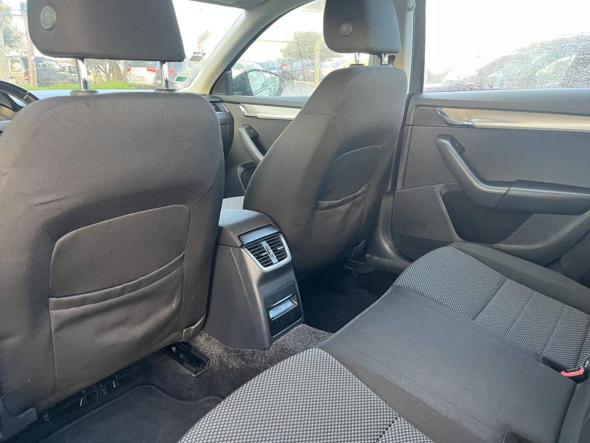 skoda-octavia-break-2015-diesel-1598cc