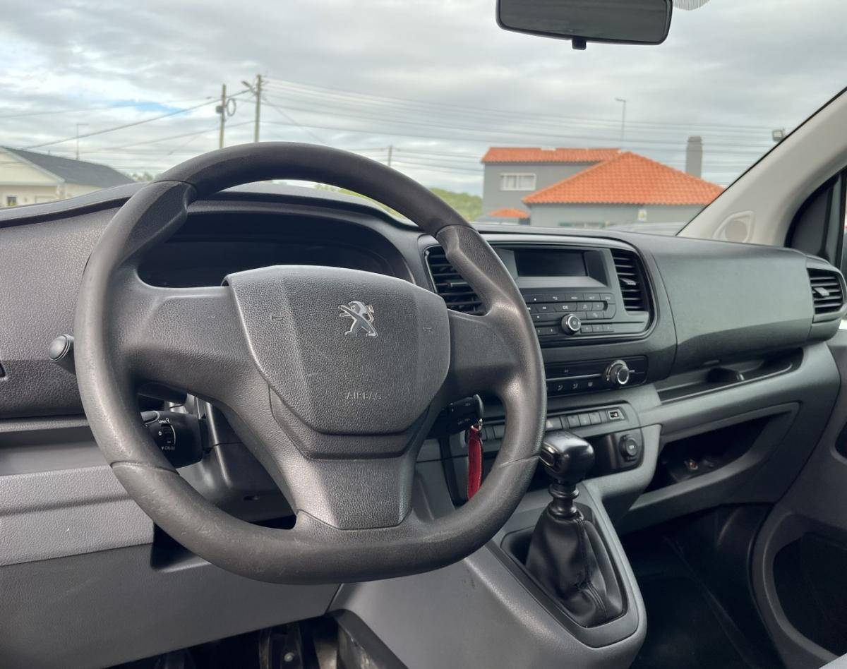 peugeot-traveller-2019-diesel-1499cc