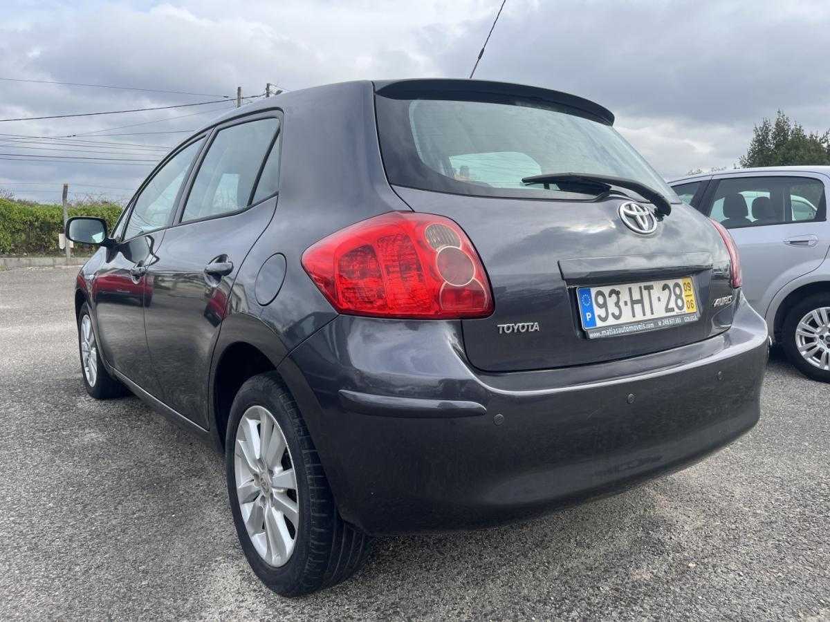 toyota-auris-2009-diesel-1364cc