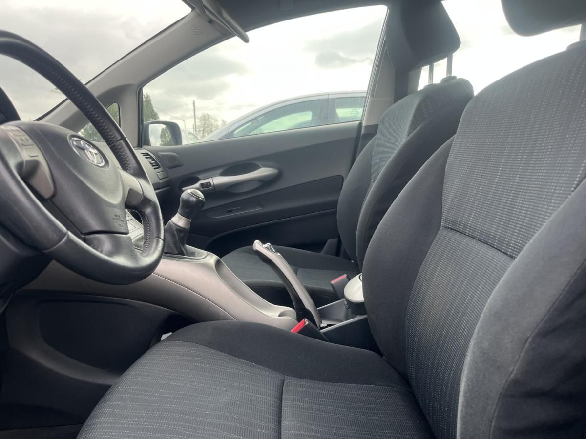 toyota-auris-2009-diesel-1364cc