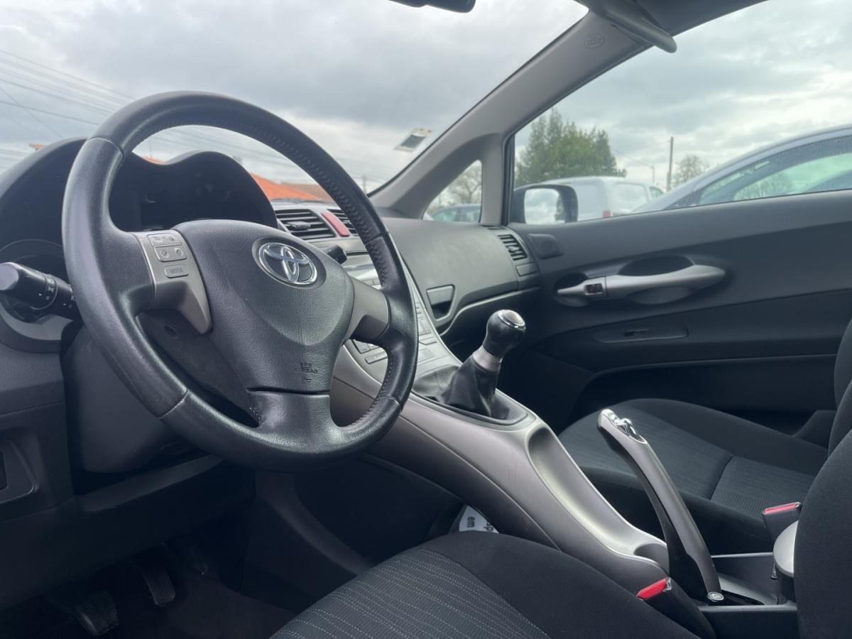 toyota-auris-2009-diesel-1364cc