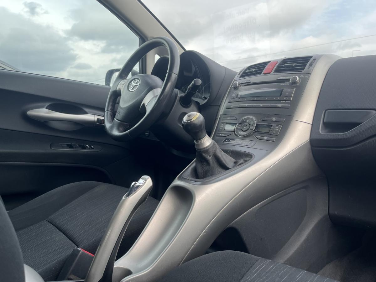 toyota-auris-2009-diesel-1364cc