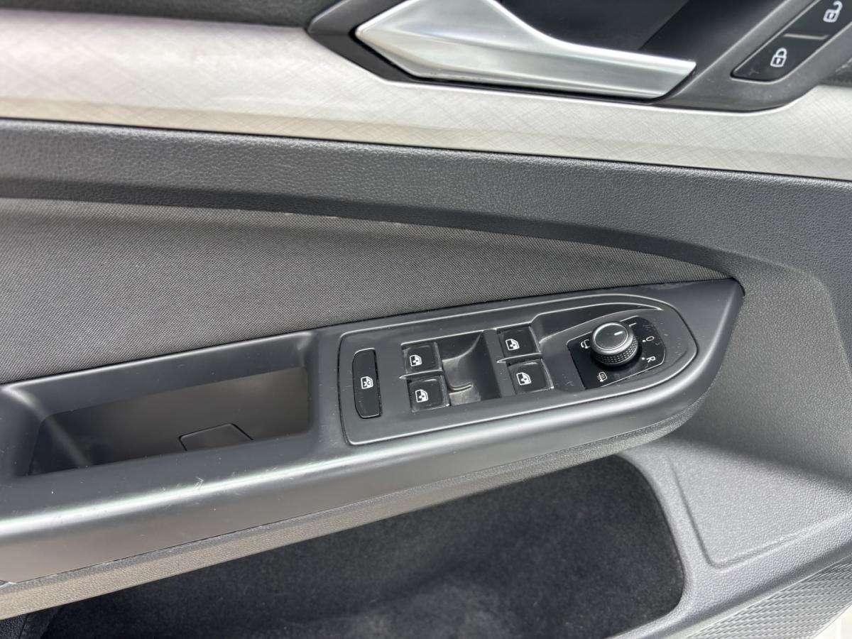 volkswagen-golf-variant-2022-diesel-1968cc