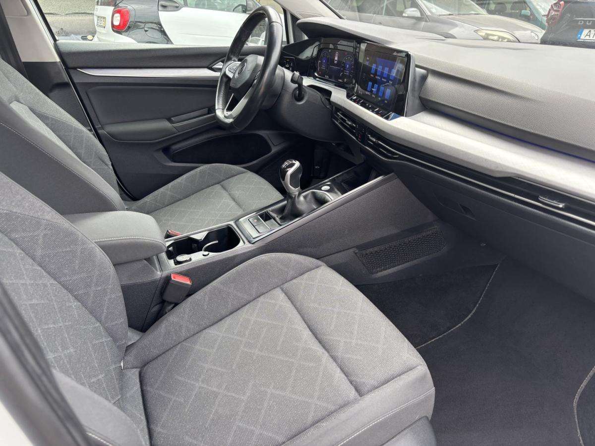 volkswagen-golf-variant-2022-diesel-1968cc
