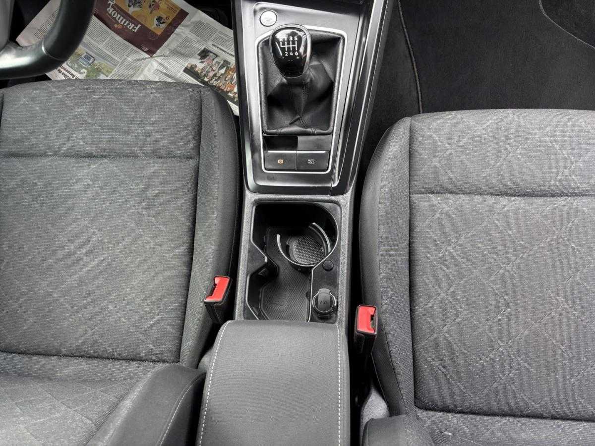 volkswagen-golf-variant-2022-diesel-1968cc