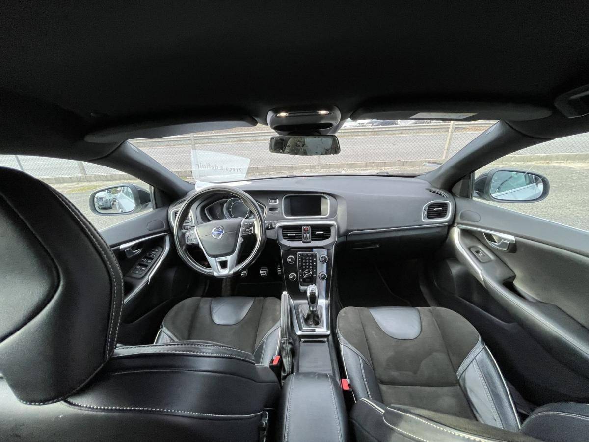 volvo-v40-2015-diesel-1969cc