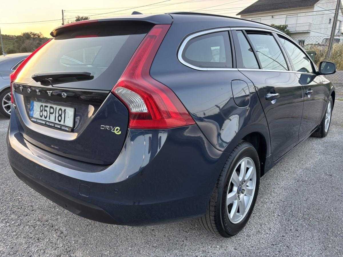 volvo-v60-2012-diesel-1560cc