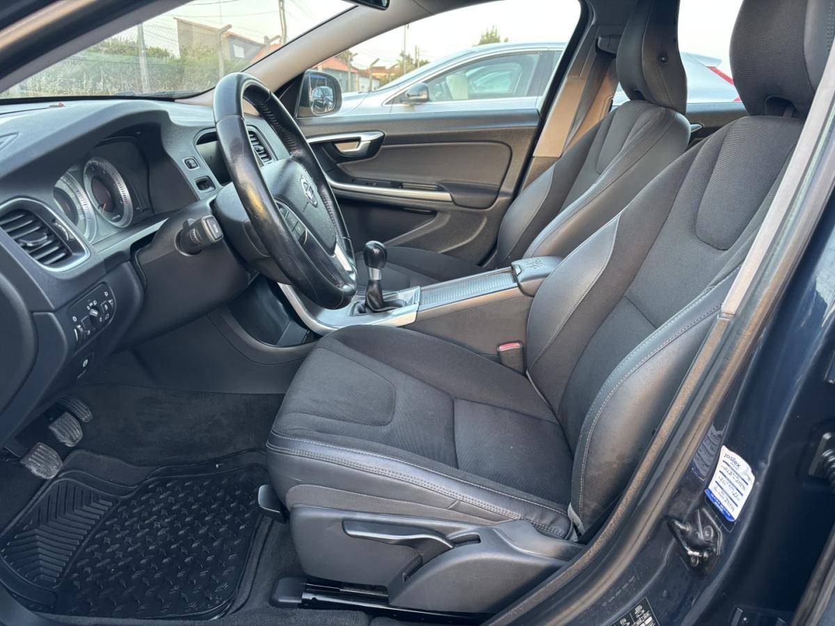 volvo-v60-2012-diesel-1560cc