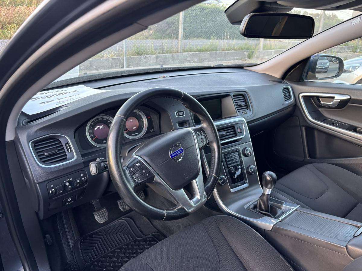 volvo-v60-2012-diesel-1560cc