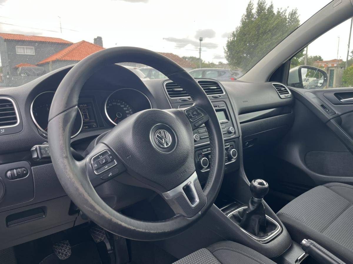 volkswagen-golf-2009-diesel-1968cc