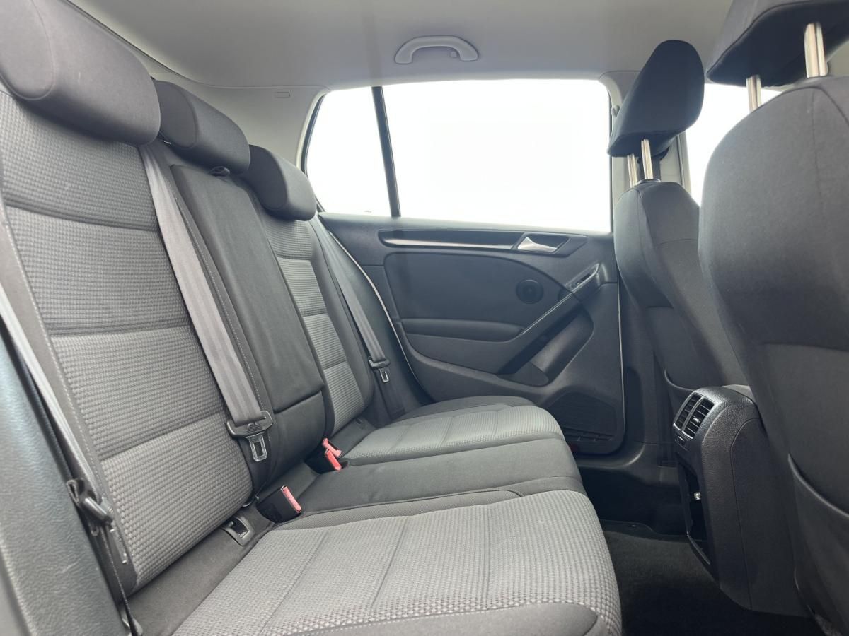 volkswagen-golf-2009-diesel-1968cc