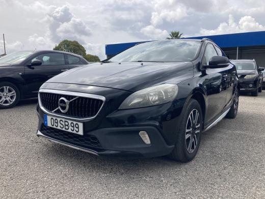 volvo-v40-cross-country-2016-diesel-1969cc