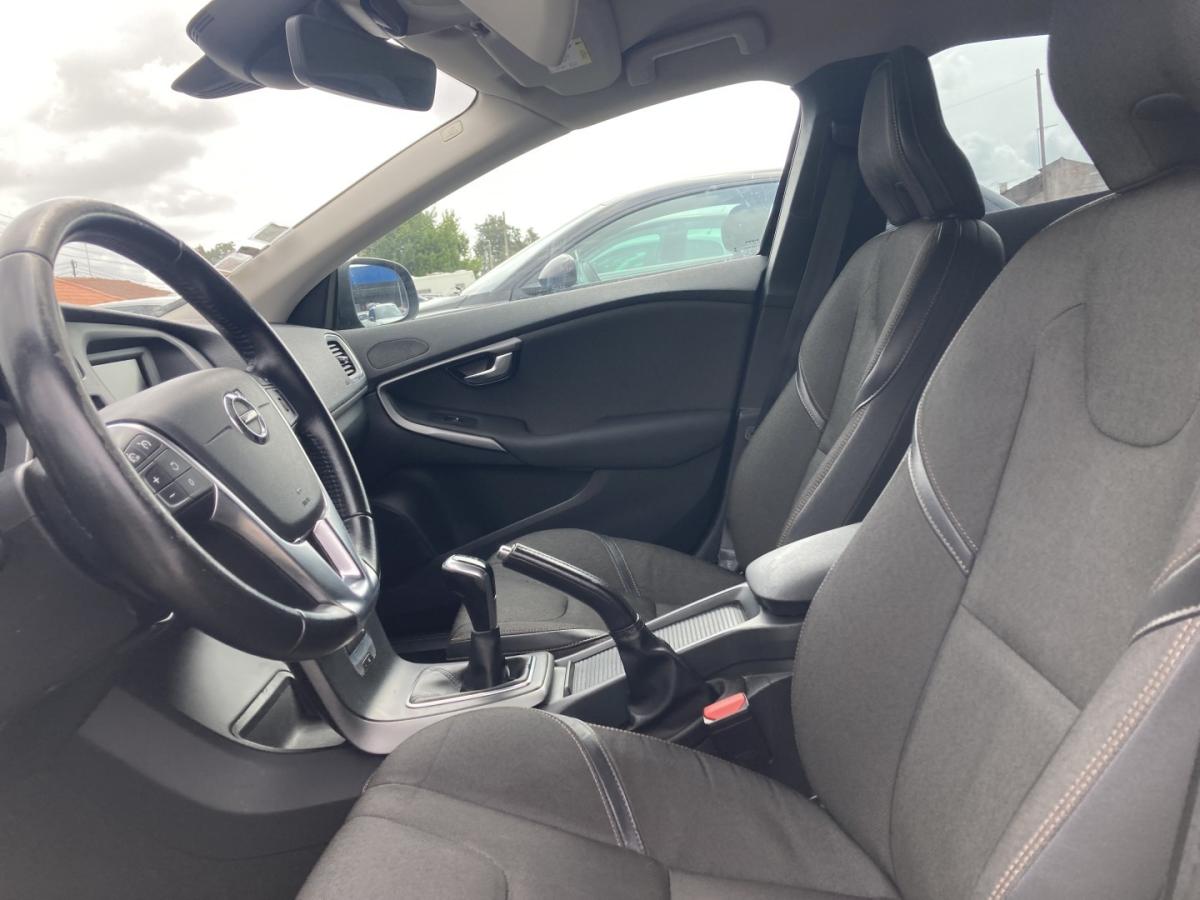 volvo-v40-cross-country-2016-diesel-1969cc