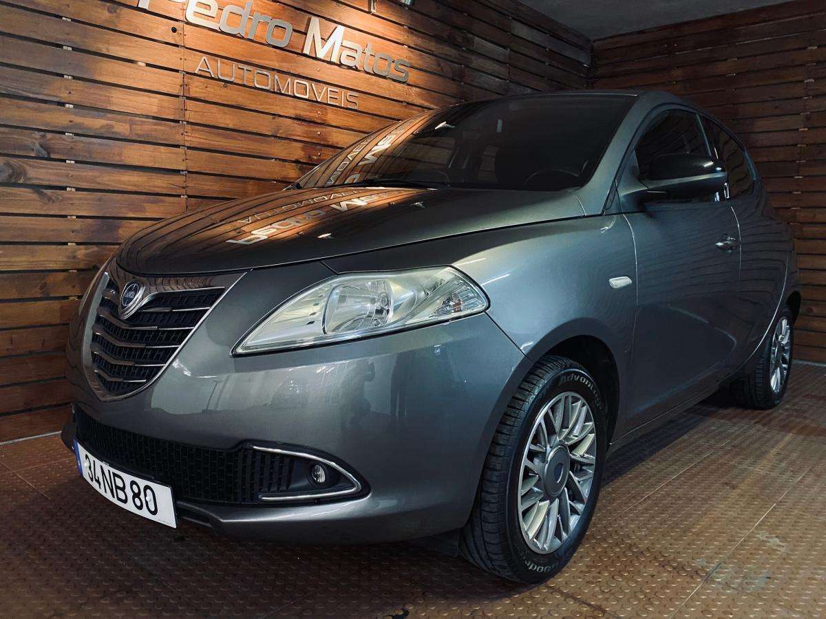 lancia-ypsilon-2013-gasolina-1242cc
