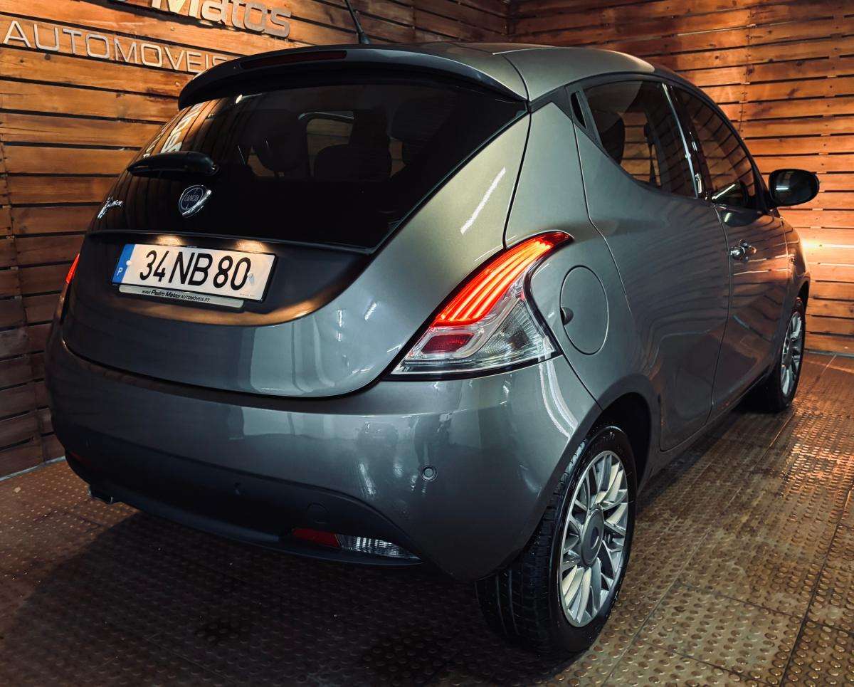 lancia-ypsilon-2013-gasolina-1242cc