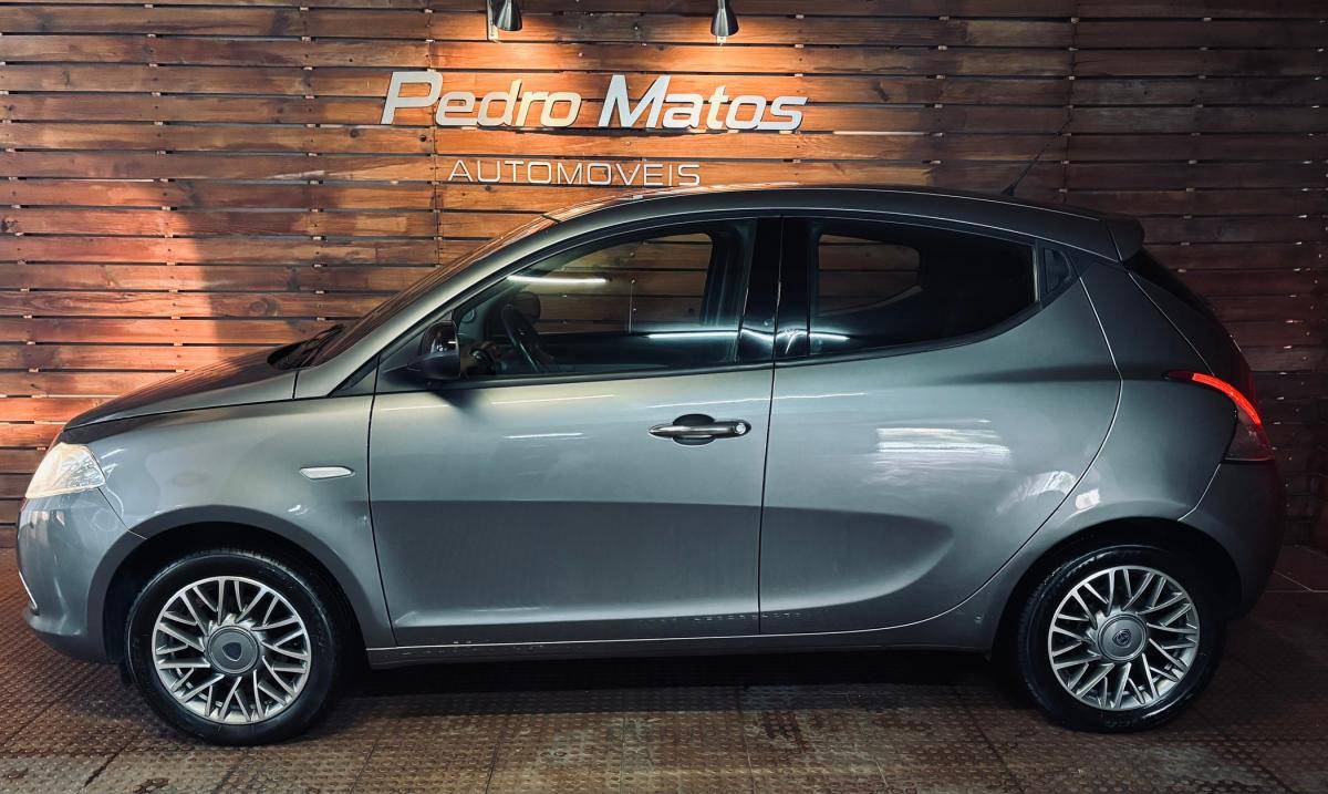 lancia-ypsilon-2013-gasolina-1242cc