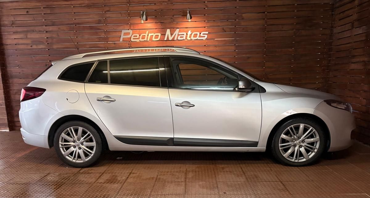 renault-megane-sport-tourer-2011-diesel-1461cc